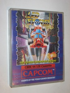 soft_kazeta_(commodore)_capcom_krabpred.jpg, 32kB