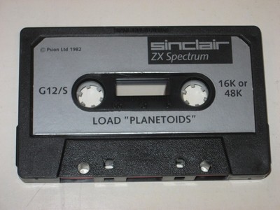 soft_kazeta_(zxspectrum)_sinclair_planetoids_kazeta.jpg, 36kB