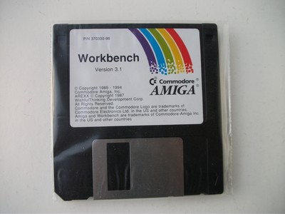 soft_disketa_(amiga)_amigaos31_disketa.jpg, 75kB