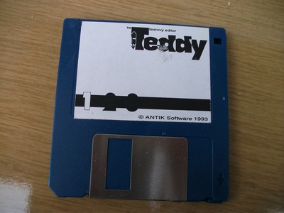 soft_disketa_(amiga)_antiksoftware_teddy_disketa.jpg, 82kB