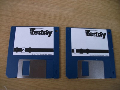 soft_disketa_(amiga)_antiksoftware_teddy_diskety.jpg, 87kB