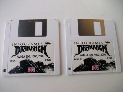 soft_disketa_(amiga)_drakkhen_diskety.jpg, 84kB