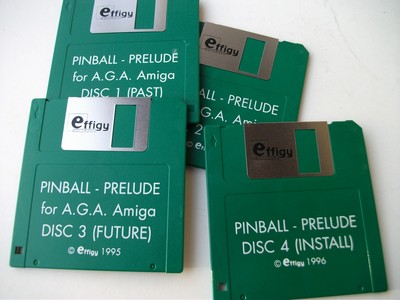 soft_disketa_(amiga)_pinballprelude_diskety.jpg, 94kB