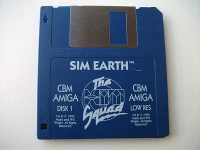 soft_disketa_(amiga)_simearth_disketa.jpg, 87kB