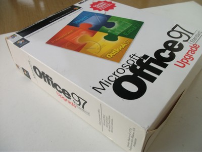 software_cd_amiga_aminet10_obal.jpg, 50 kB