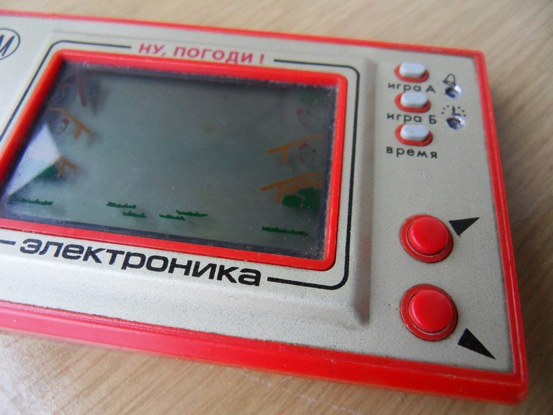 handheld_elektronika_nupogodi_original_detail.jpg, 127 kB