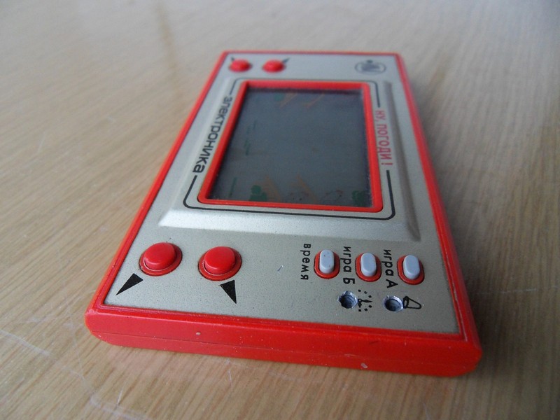 handheld_elektronika_nupogodi_original_vrch2.jpg, 110 kB