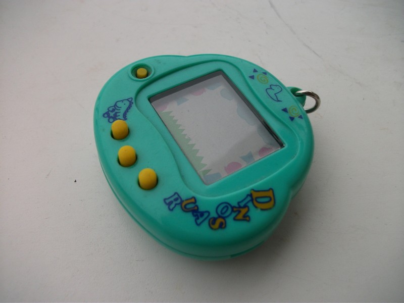 tamagotchi_dinosaur_spod.jpg, 105 kB