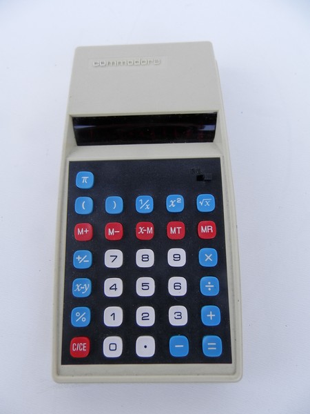 commodore_899d_dalsi_pred.jpg, 60kB