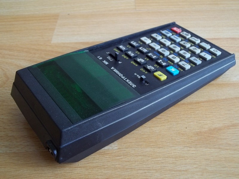 elektronika_mk61_vrch.jpg, 143kB