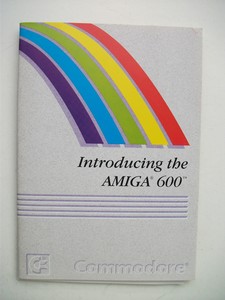 literatura_kniha_(amiga)_introducingtheamiga600_pred.jpg, 76kB