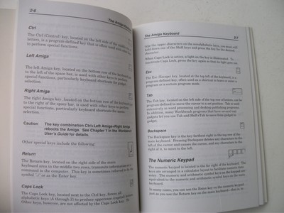 literatura_navod_(amiga)_a1200usersguide_otev.jpg, 87kB