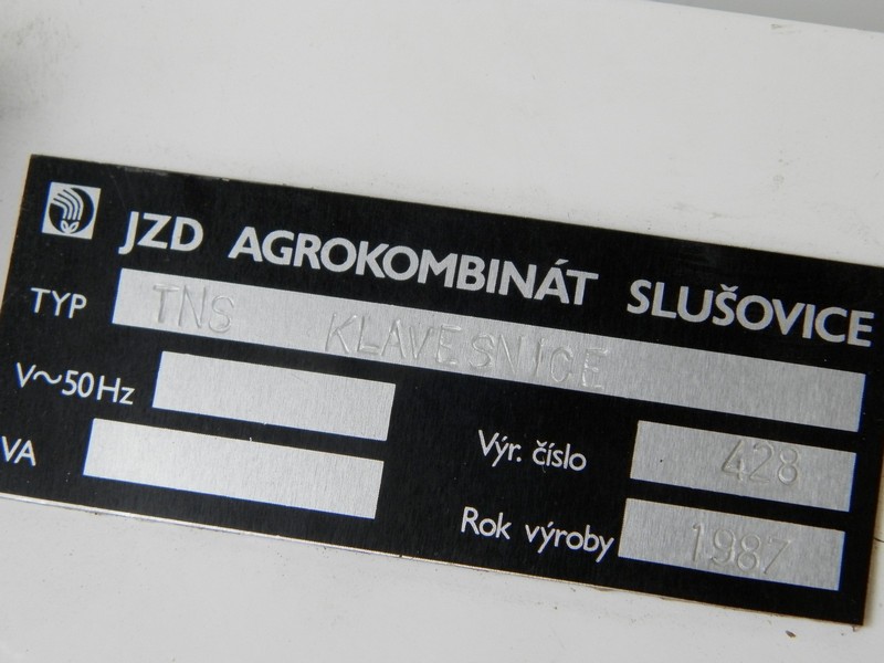 jzdakslusovice_agrosystem_klavesnicestitek2.jpg, 103kB