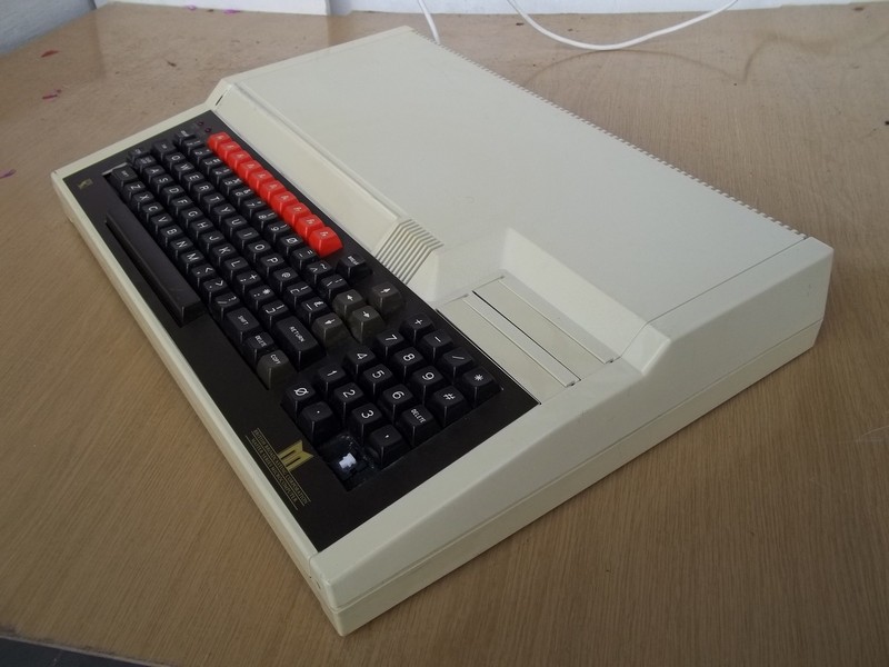 acorn_bbcmaster_spod.jpg, 159 kB