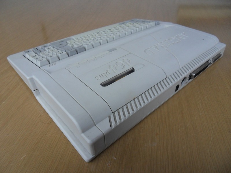 amstrad_464plus_vrch2.jpg, 101 kB