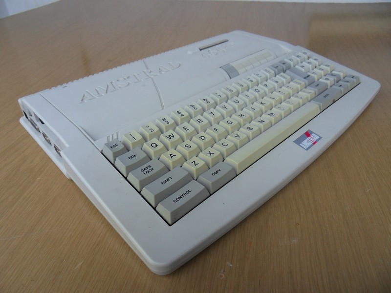 amstrad_464plus_vrch3.jpg, 108 kB