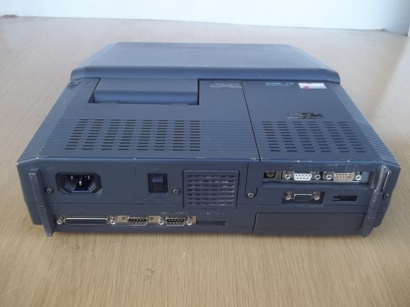 amstrad_alt386sx_zavvzadu2.jpg, 118kB