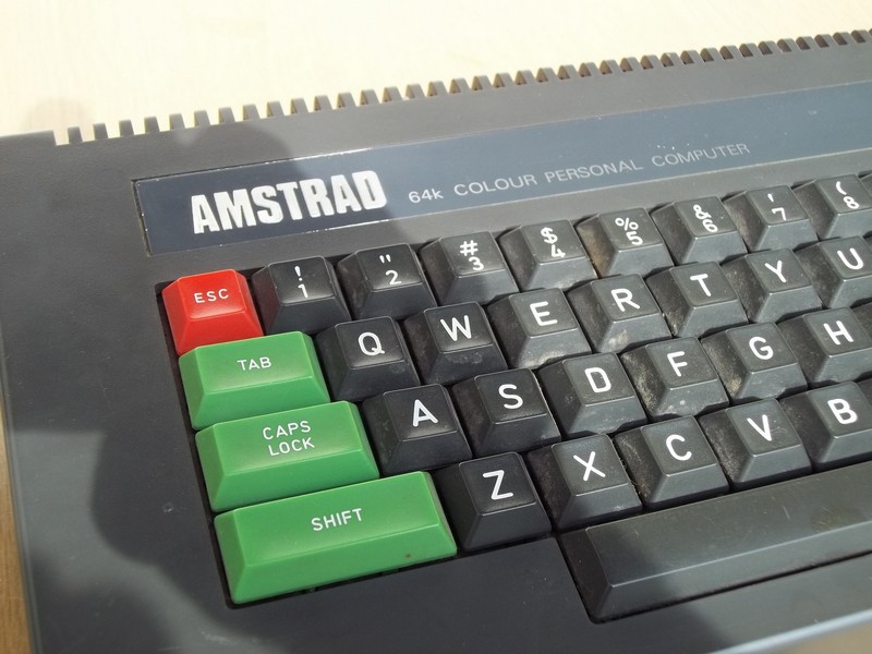 amstrad_cpc464_detail.jpg, 183kB