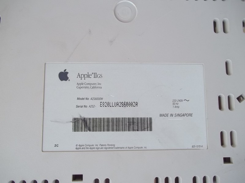 apple_2gs_vzad.jpg, 116kB