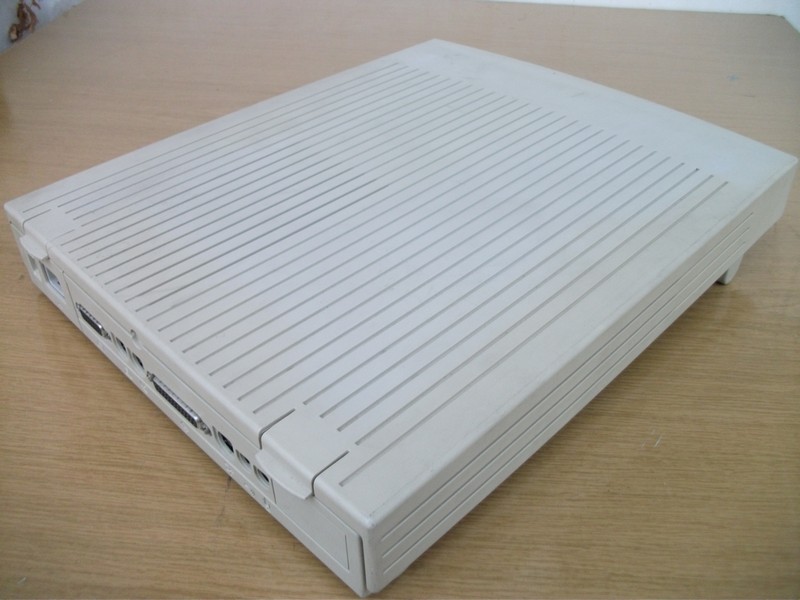 apple_macintoshlc3_vrch.jpg, 142 kB