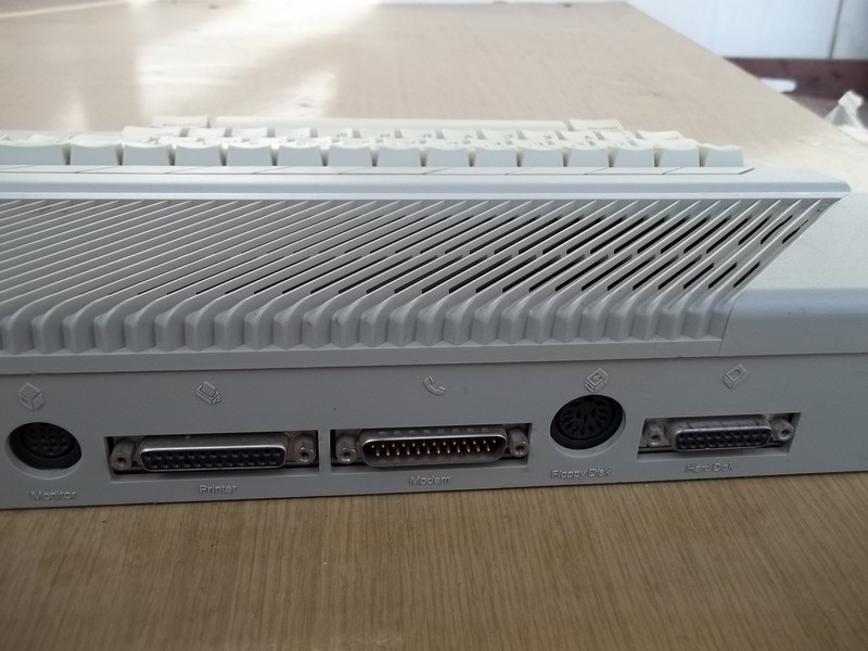 atari_260st_vzadudetail1.jpg, 186kB