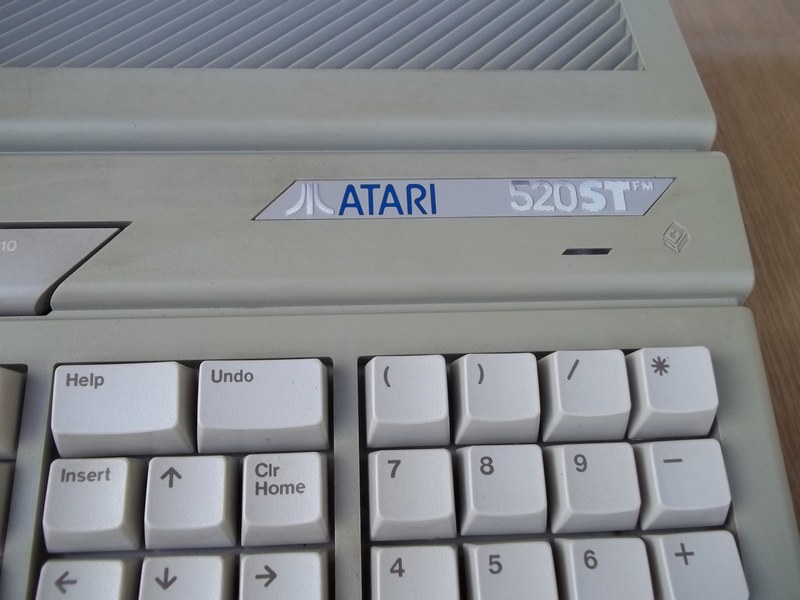 atari_520stfm_detail.jpg, 155kB