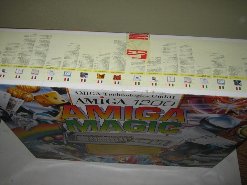 commodore_amiga1200_krabicevzad.jpg, 114 kB