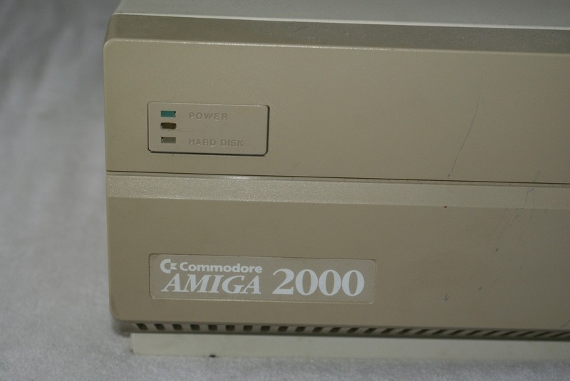 commodore_amiga2000_detail.jpg, 103 kB