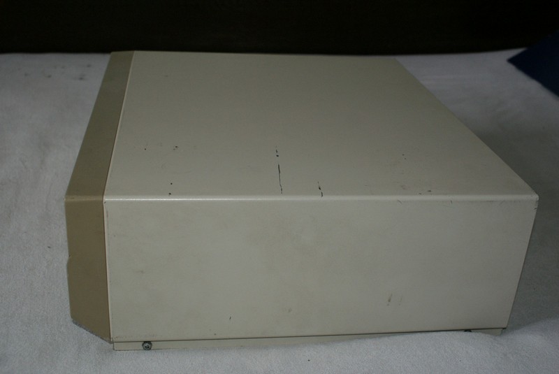 commodore_amiga2000_spod2.jpg, 99 kB