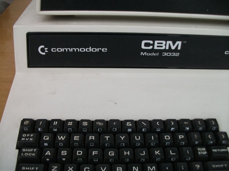 commodore_cbm3032_detail.jpg, 139 kB