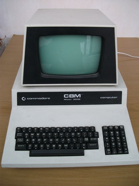 commodore_cbm3032_predstoj.jpg, 104 kB