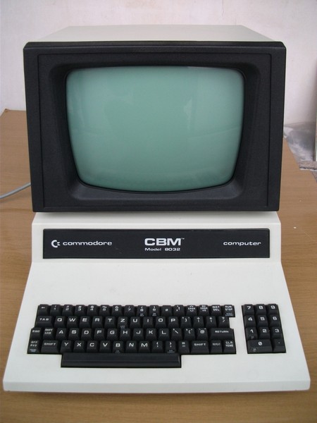 commodore_cbm8032_predstoj.jpg, 104 kB