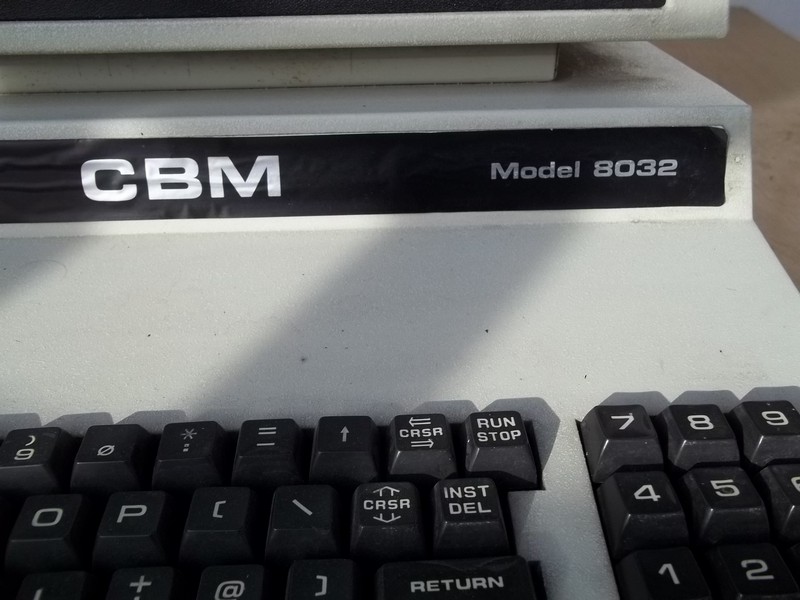 commodore_cbm8032b_detail.jpg, 163kB