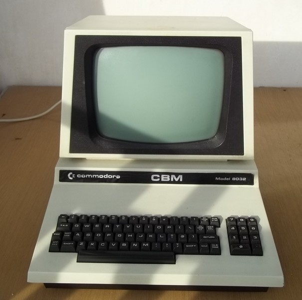 commodore_cbm8032b_pred.jpg, 90kB