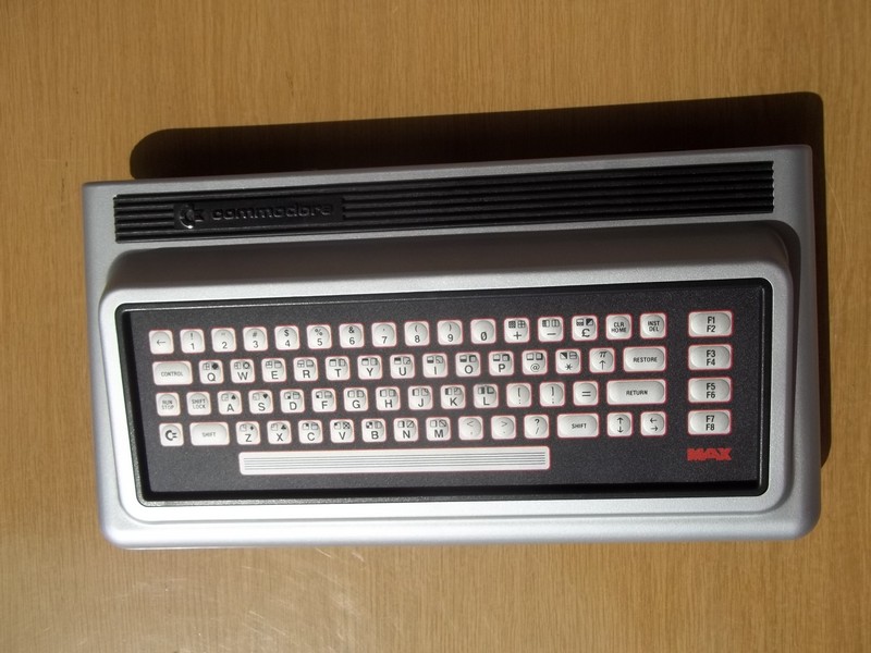 commodore_maxmachine_pred3.jpg, 144kB