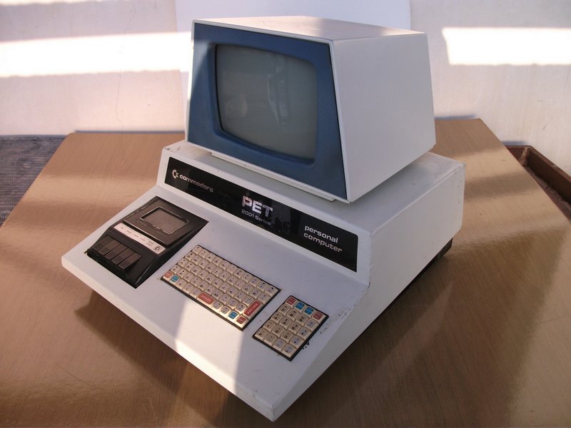 commodore_pet2001seriesskazetakem_spod.jpg, 119 kB