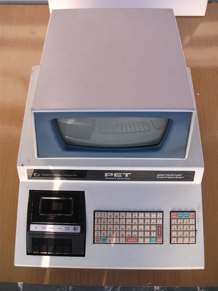 commodore_pet2001seriesskazetakem_zvrchu.jpg, 97 kB