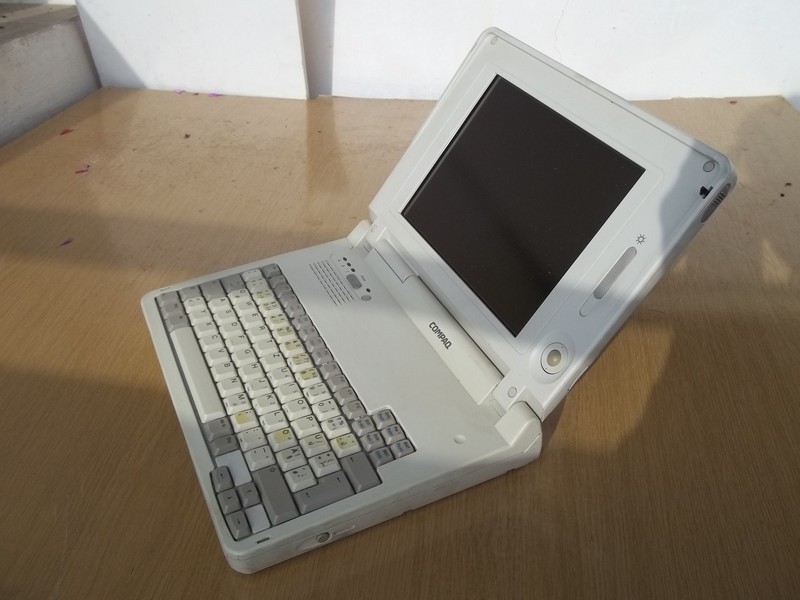 compaq_lteelite475cx_spod.jpg, 154 kB