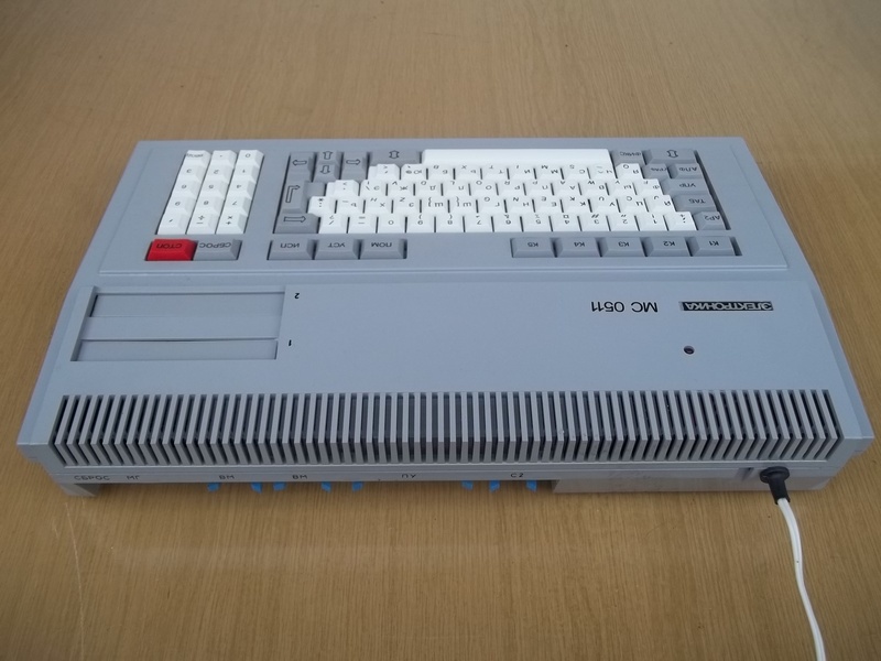 elektronika_ms0511_vzadu.jpg, 214kB