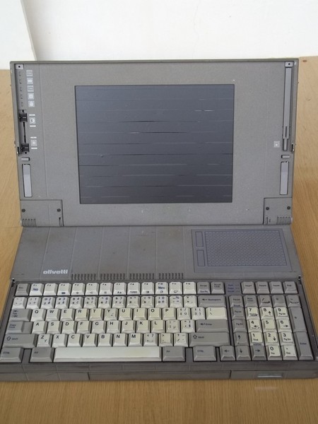 olivetti_laptopd33_predstoj.jpg, 135 kB