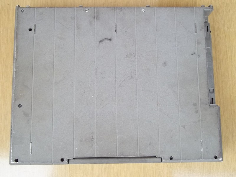 olivetti_laptopd33_vzad.jpg, 162 kB