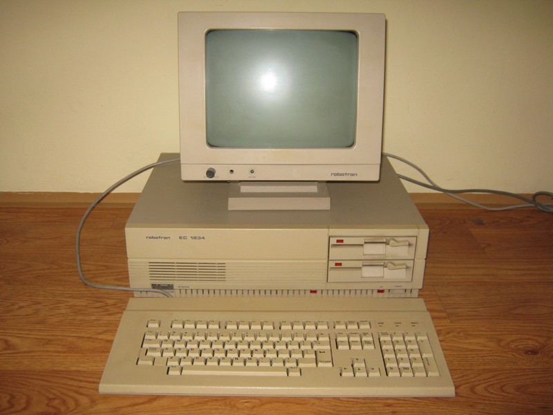 robotron_ec1834_vsepred.jpg, 82 kB