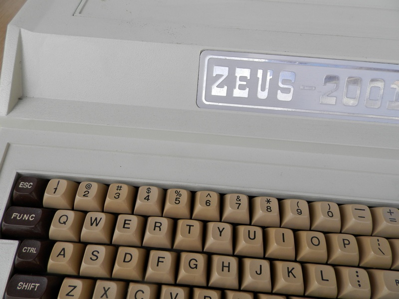 sagescomputer_zeus2001_detail.jpg, 142kB