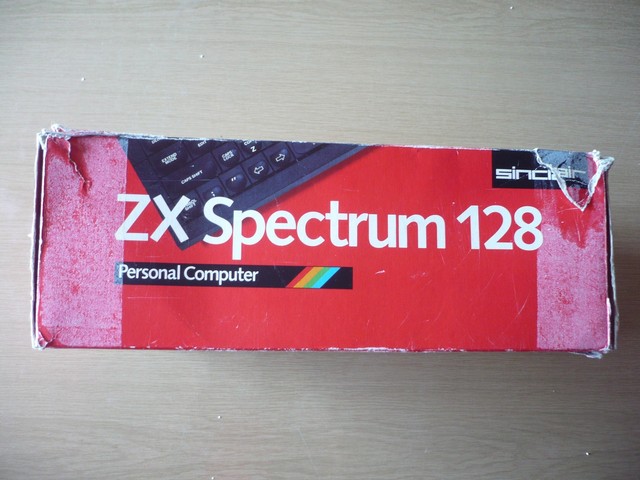 sinclair_zxspectrum128_krabicevrch.jpg, 70 kB