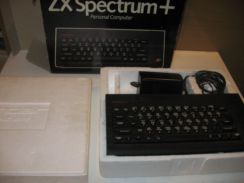 sinclair_zxspectrumplus_krabicevse.jpg, 97 kB