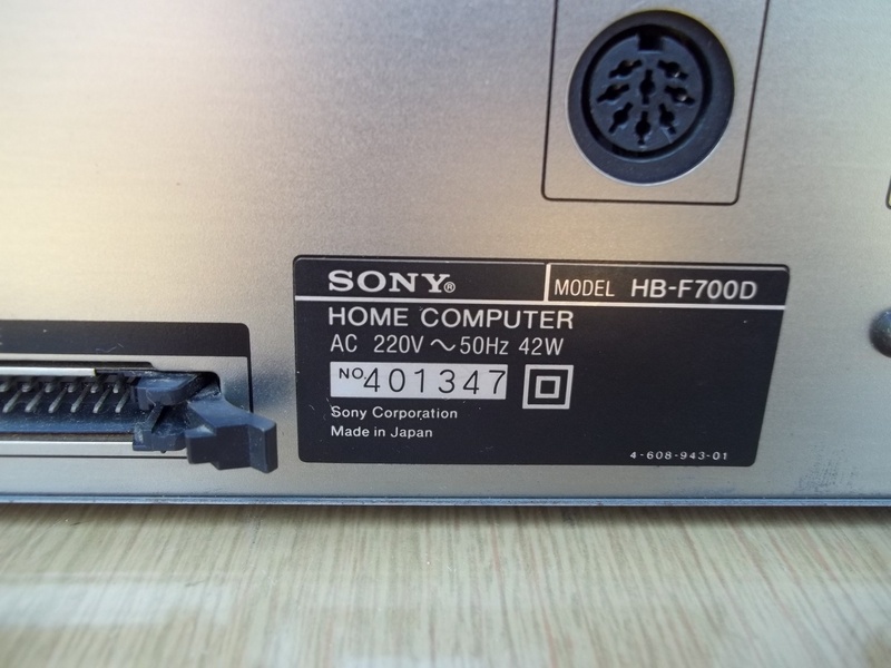 sony_hitbithbf700d_detailvzad.jpg, 222kB