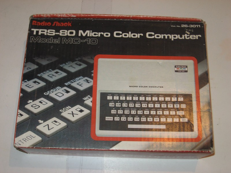 tandy_radioshacktrs80mc10_krabicepred.jpg, 111 kB