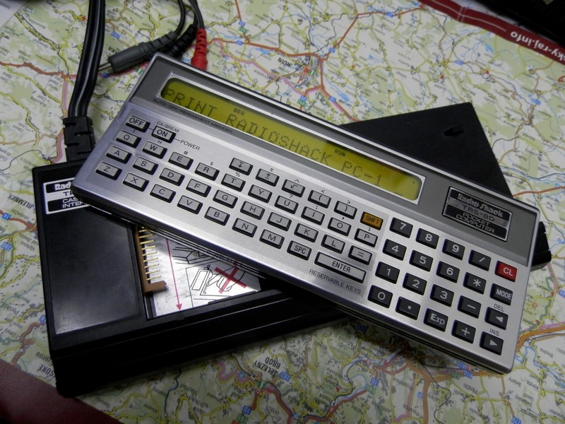 tandyradioshack_pc1_zapnuty2.jpg, 172kB