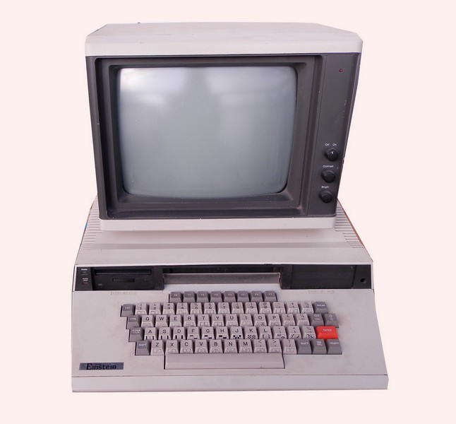 tatungeinstein_tc01_vsepred.jpg, 45kB