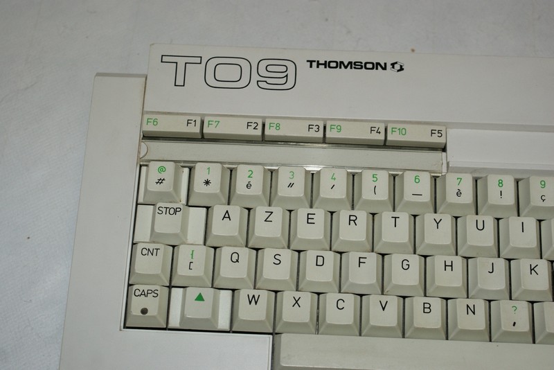 thomson_to9_klavesnicedetail.jpg, 127 kB